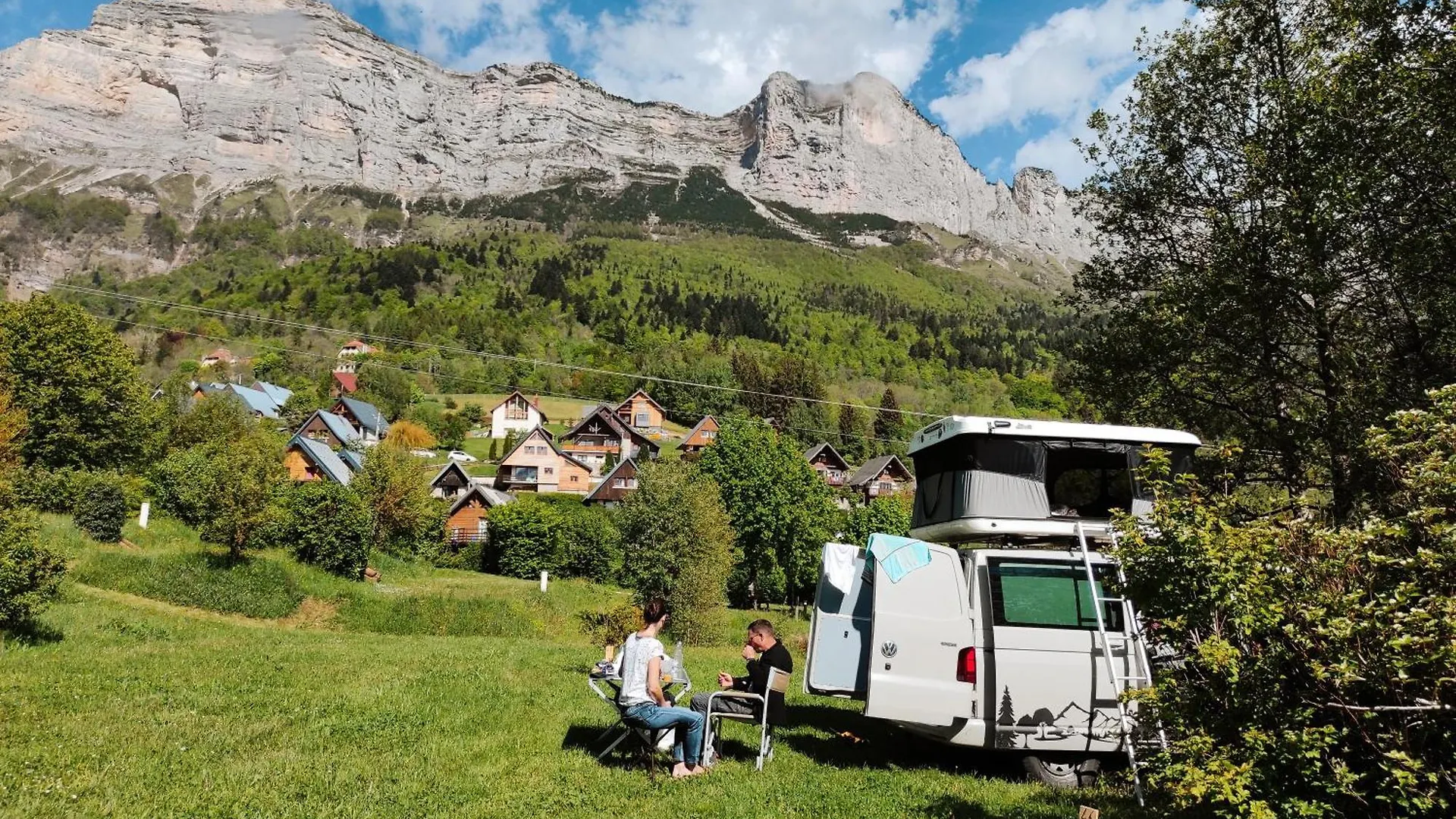 Camping Onlycamp Les Petites Roches Saint-Hilaire  Saint-Hilaire (Isere)