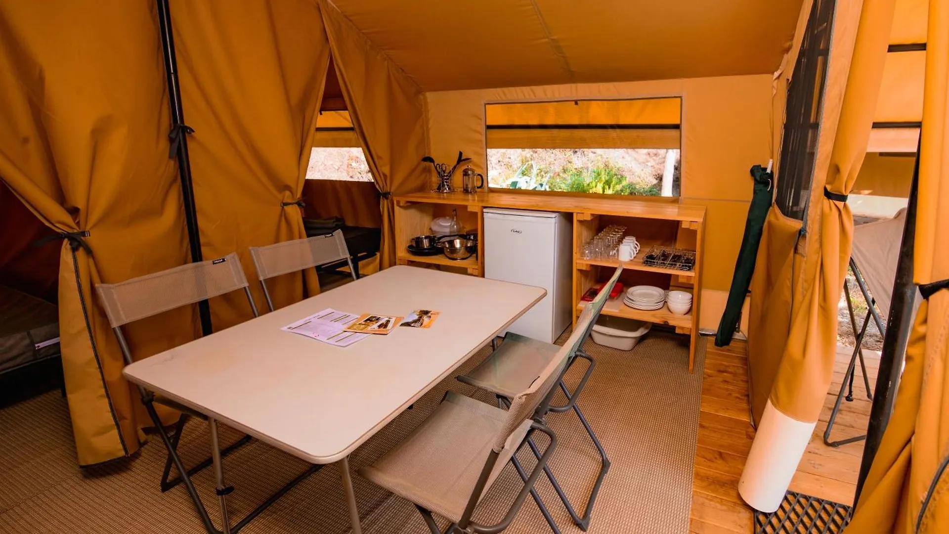 Camping Onlycamp Les Petites Roches Saint-Hilaire  0*, Saint-Hilaire (Isere)