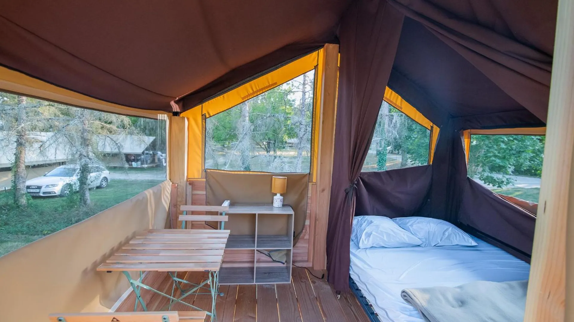Camping Onlycamp Les Petites Roches Saint-Hilaire  0*, Saint-Hilaire (Isere) France